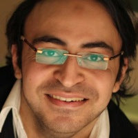 الكاتب احمد يونس