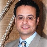 الكاتب إيهاب ماجد